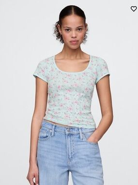 GAP light mint green Floral pointelle  Scoop t shirt size medium tall